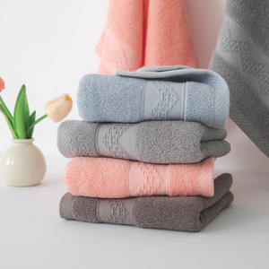 Serviettes Kim Ryan 35x75cm en polyester et coton absorbant et antibactérien pour bébé et usage familial - Product Image 2