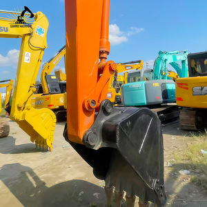 Excavadora Usada Hitachi ZX120 Robusta y Ágil para Excavación y Reacondicionamiento en Zonas de Desarrollo Urbano - Product Image 2