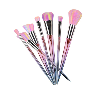 2024 nouveau Style Unique poignée arc-en-ciel fibre douce brosse cosmétique 7 pièces <span class=keywords><strong>licorne</strong></span> rose violet <span class=keywords><strong>maquillage</strong></span> pinceau ensemble pour fille beauté - Product Image 4