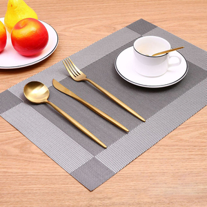Fabricant de sets de table en PVC élégants et bon marché, antidérapants, imperméables, écologiques, pour la décoration de tables de mariage et de banquets - Product Image 5