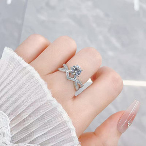 Anillo de Compromiso Artístico de Moda con Diseño de <span class=keywords><strong>Alas</strong></span> de Amor y 5 Puntas, Platino Pt950 con Diamante Cultivado en Laboratorio para Mujer - Product Image 4