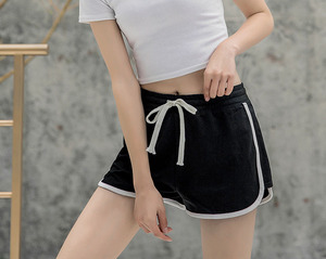 Personnalisé Log Booty Shorts femmes course à pied sport Sexy décontracté Slim Fit été Yoga pantalons courts femmes Shorts d'entraînement - Product Image 4