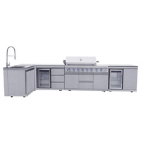Ensemble de meubles de cuisine extérieure modulaire de luxe sur mesure avec grilles à gaz et réfrigérateur