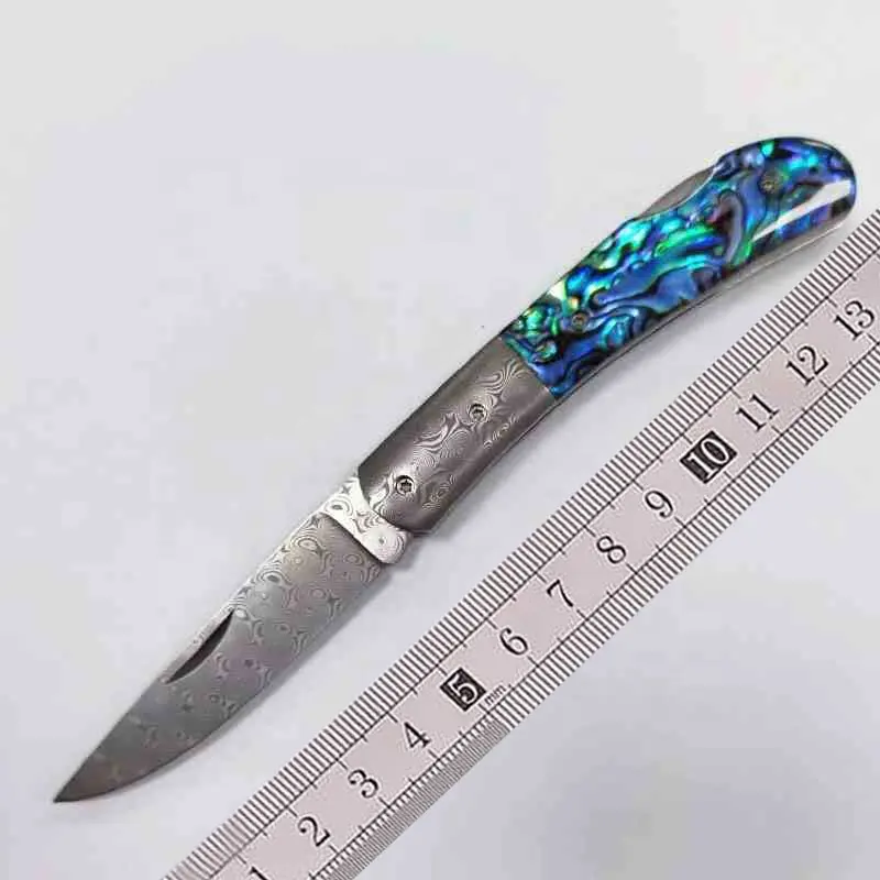 आउटडोर कैम्पिंग शिकार के लिए थोक हस्तनिर्मित उत्तम शैल हैंडल बैकलॉक दमिश्क फोल्डिंग उपहार चाकू