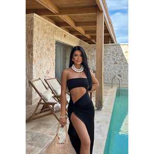 Robe de cocktail noire Liana à encolure asymétrique - Product Image 2