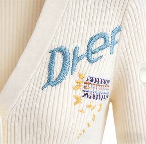 <span class=keywords><strong>Cardigan</strong></span> da Donna Color Crema con Scollo a V, Maniche Lunghe, Vestibilità Slim, Corto, a Costine, con Ricamo a Lettere, per Uso Quotidiano Casual - Product Image 2