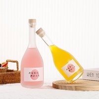 Bouteille en verre givré à rayures verticales, transparente, vide, pour stockage horizontal de fruits faits maison, conteneur séparé au design élégant