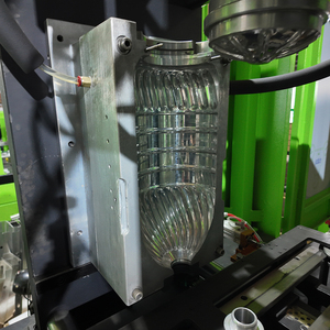 Máquina de soplado de botellas de 20 <span class=keywords><strong>L</strong></span> completamente automática de alto rendimiento, maquinaria de moldeo por soplado elástico de bajo consumo de energía - Product Image 2