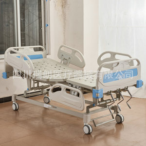 Cama de Hospital con Tres Funciones de Movimiento ABS RC-003, Acero al Carbono Blanco, Barandilla de Seguridad de Cuatro Piezas de PE, Uso Hospitalario - Product Image 1