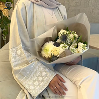 Turquie EID modeste Abaya vêtements islamiques femmes Robe musulmane Kimono Robe fleur broderie en mousseline de soie Dubaï ouvert Abaya avec Hijab