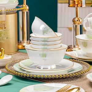 Service de table en porcelaine fine européenne, motif incrusté d'or, design élégant feuille verte, compatible micro-ondes et lave-vaisselle, marque Alfa >10L - Product Image 5