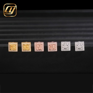Boucles d'oreilles clous en moissanite VVS en argent S925, forme carrée creuse, gravées CNC, bijoux fins en gros, en stock - Product Image 1