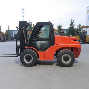 מכירה לוהטת 4x4 גלגל כונן מלגזה terrain המלגזה משאית 3.5 טון offroad מלגזה עם בקתה באירופה - Product Image 4