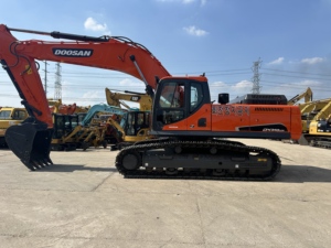 Doosan DX340 DX340LCA d'occasion Excavatrice de taille moyenne de 34 tonnes Excavatrice de terrassement Doosan DX225LCA DX340LCA d'occasion - Product Image 2