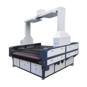 Big vision laser cutting machine cut out the patchwork embroidery fabric cloth