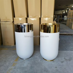 Jarrón <span class=keywords><strong>de</strong></span> flores <span class=keywords><strong>de</strong></span> metal dorado <span class=keywords><strong>de</strong></span> lujo, maceta <span class=keywords><strong>de</strong></span> flores dorada <span class=keywords><strong>con</strong></span> espejo <span class=keywords><strong>de</strong></span> acero alto a precios baratos - Product Image 2