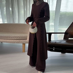 Ensemble 2 pièces élégant pour femme musulmane, tunique longue et pantalon ample, vêtements islamiques modestes, coupe classique avec boutons, collection 2026 – Grande vente - Product Image 2