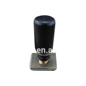 <span class=keywords><strong>Sello</strong></span> de <span class=keywords><strong>goma</strong></span> <span class=keywords><strong>Eva</strong></span> <span class=keywords><strong>con</strong></span> mango de madera + cabezal de latón para uso en la oficina - Product Image 1
