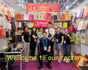 Sacs cadeaux en papier personnalisés KM avec votre nom de marque pour les petites entreprises, sacs d'emballage pour bijoux, vêtements - Product Image 6