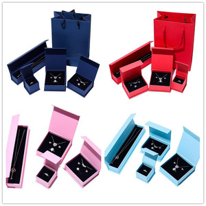 Imballaggio di gioielli all'ingrosso magnetico Flip Top Clamshell orecchino collana portagioie di carta con schiuma nera - Product Image 3