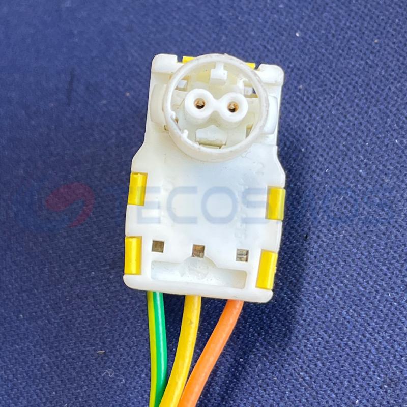 Car Connector For Volkswagen For Audi For Porsche Three-wire sensor sensor 3C8972563 3pin CT3-0142M-4