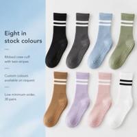 Service OEM Chaussettes de yoga antidérapantes pour femmes, chaussettes à grip avec semelle en silicone pour Pilates, Barre et usage domestique, logo personnalisé OEM