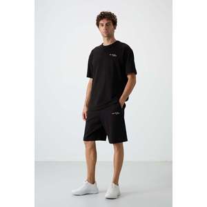 Conjunto de Pantalones Cortos Air Jones para Hombre, Negros, de Corte Holgado, Bordados, de Mezcla de Algodón, Gruesos, Suaves y Texturizados - Atuendo Casual de Verano de Dos Piezas - Product Image 1
