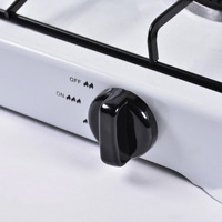 Cuisinière à gaz 3 brûleurs de style européen avec un design élégant, installation sur table, portable pour utilisation en camping-car