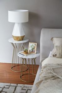 Mesa auxiliar elegante Luna dorada, muebles de lujo modernos con estilo para interiores y exteriores con acabado metálico para la experiencia de la sala de estar - Product Image 2