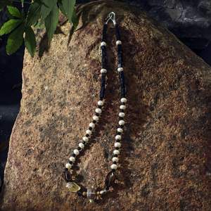 שרשרת חרוזים מקריסטל צהוב, אגת שחורה ופניני מים מתוקים טבעיות - Product Image 4