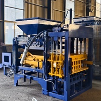 Machine à blocs creux entièrement automatique QT4-15 pour ligne de production de briques en béton