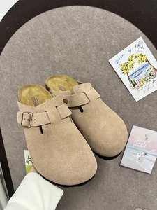 Sandalias y Zuecos de Exterior Berkens de Alta Demanda, Mules de Cuero Vacuno con Piel de Moda, Venta Directa de Fábrica, Pantuflas de Gran Venta a Bajo Precio - Product Image 4