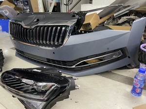 <span class=keywords><strong>Skoda</strong></span> SuperB d'<span class=keywords><strong>occasion</strong></span> 2017-2024 Haute Performance <span class=keywords><strong>RS</strong></span>/VRS Bodykit Grille en fibre de carbone plastique Accessoire arrière Mise à niveau du pare-chocs avant - Product Image 3