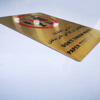 Plaque de signalisation de sol pour toilettes adhésive moderne en acier inoxydable personnalisé avec aluminium et fer pour hôtels et salles de bain
