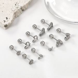 ต่างหูแฟชั่นขายส่งรูปผีเสื้อ ชุบทอง 18K สแตนเลสสตีล ดีไซน์น่ารักประดับเพชรซิคอนรูปหัวใจเล็กๆ - Product Image 4