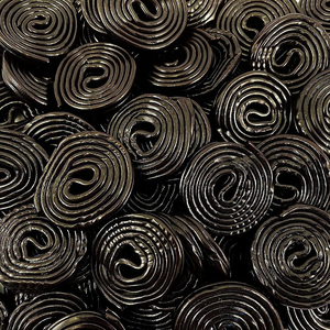 Bonbons à la saveur de fruits en vrac de haute qualité halal, bonbons à la réglisse enroulée en forme <span class=keywords><strong>d</strong></span>'<span class=keywords><strong>escargot</strong></span>, bonbons gélifiés acidulés en forme de bande - Product Image 5