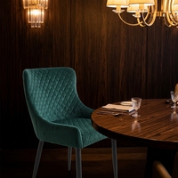 Chaises de salle à manger en métal au design italien, chaises d'appoint nordiques à motifs très demandées pour la salle à manger
