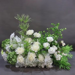 L-072 Composizione Floreale Artificiale Verde e Bianca per Matrimoni, Tema Foresta, Fiori per Corridoio, Decorazione Artistica per Eventi Nuziali - Product Image 5