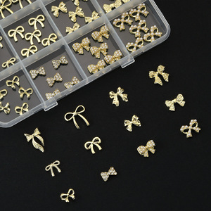 12 Rejillas de Adornos Metálicos 3D para Uñas, Lujosas Mariposas y Lazos Dorados, No Tóxicos, con Parte Trasera Plana, para Decoración de Uñas en Salones de Manicura - Product Image 4