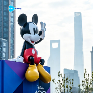 Scultura Personalizzata di Topolino e Minnie in Fibra di Vetro e Resina Ecologica per Esposizione Interna ed Esterna - Product Image 1