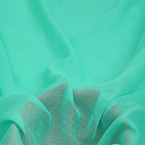 Tissu uni en mousseline de soie de haute qualité parfait pour les créateurs de mode qui confectionnent des robes aérées et des créations uniques de décoration intérieure - Product Image 1