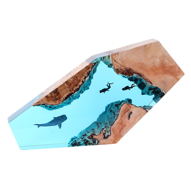 New Arrival Tabletop Night Light Decorated Blue Diver and Whale Table Lamp Epoxy Resin Lamp Handmade Resin Crafts Home Decor