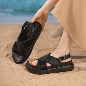 Sandalias de mujer con plataforma de color liso, correa cruzada en el tobillo, punta redonda, sin cordones, con estampado de leopardo y tacón medio. - Product Image 5