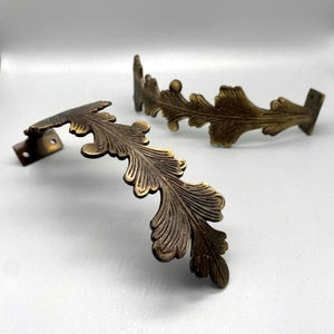 Support de rideau en métal antique avec motif feuille, style traditionnel, quincaillerie décorative pour fenêtre - Product Image 1