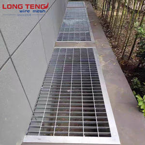 Griglia di scarico in acciaio zincato da 12 pollici per esterni a prova di ruggine, <span class=keywords><strong>copertura</strong></span> per fogna quadrata in metallo, fogli tagliati in argento - Product Image 2