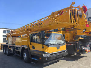 <span class=keywords><strong>Grue</strong></span> sur camion QY25K5D_5 <span class=keywords><strong>de</strong></span> 25 tonnes à flèche en 5 sections, très vendue, économe en carburant pour la construction urbaine - Product Image 1