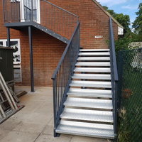 Escalier droit en acier galvanisé pour l'extérieur