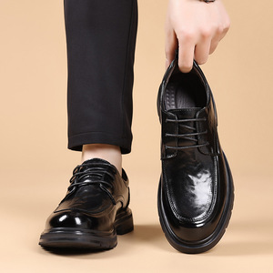 Zapatos de cuero para hombre, estilo británico, con suela gruesa, cordones, punta redonda, color negro y marrón, casuales, para las cuatro estaciones. - Product Image 3