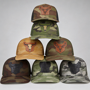 Casquette Trucker Personnalisée pour Hommes à 6 Panneaux avec Logo en Cuir Camouflage et Filet, Fermeture Snapback 112 - Product Image 2