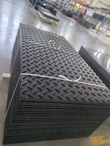 แผ่นปูพื้นชั่วคราว UHMWPE ผิวแบบกันลื่น ลายเพชร ขนาด 4x8 ฟุต สำหรับงานหนัก ป้องกันพื้น หนา 5/8 นิ้ว - Product Image 2